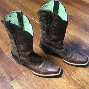 Ariat Cowboy Boots!